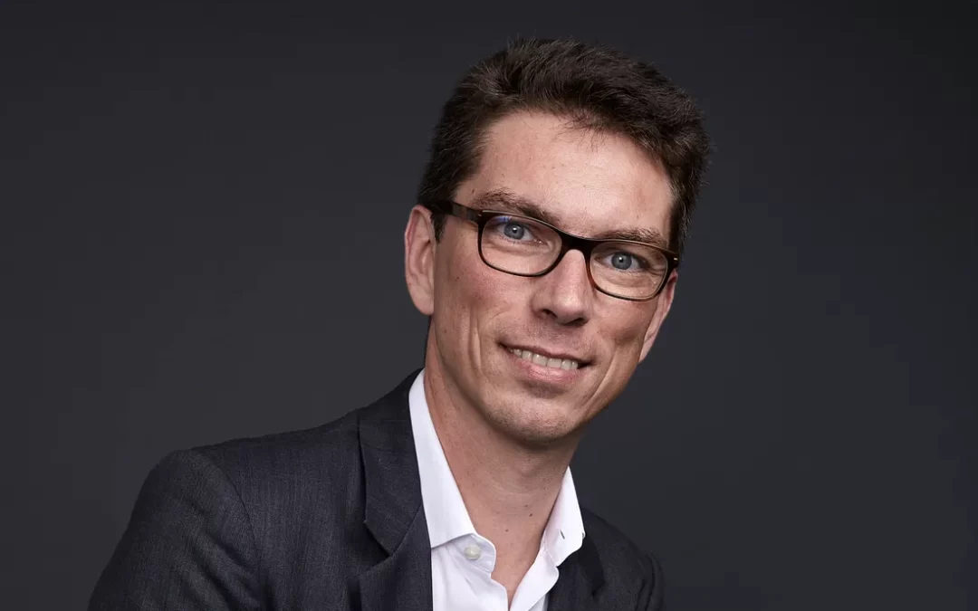 Prestige beauty meets technology — in an interview with Jean-Michel Kientz, Senior Vice President, Technology Lead Interconnected Retail, The Estée Lauder Companies
